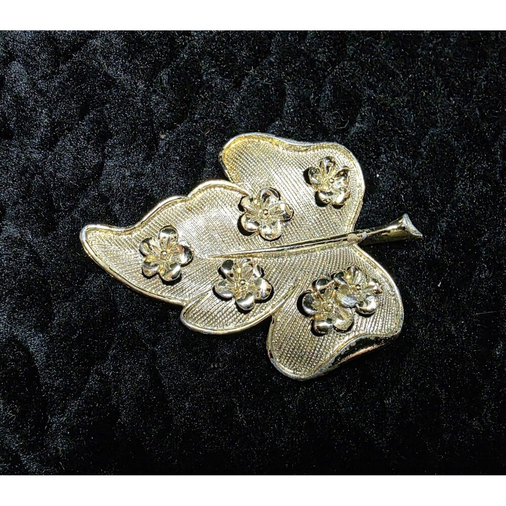 Vintage Mid-Century Gold Tone Leaf Brooch with Floral Accents | Textured Metal - Picture 2 of 8